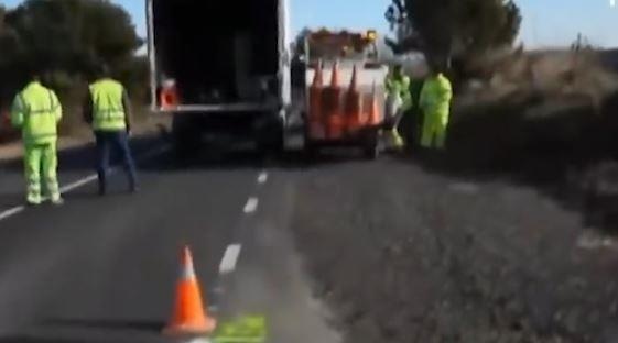 Viet Nam sap co duong xay tu rac thai nhua hinh anh