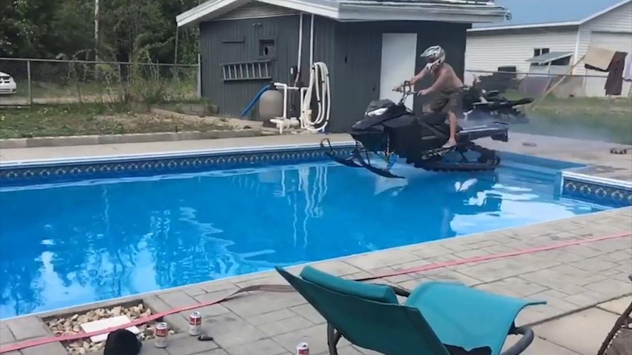 Chang trai nga dau vi lai xe truot tuyet bay qua be boi hinh anh