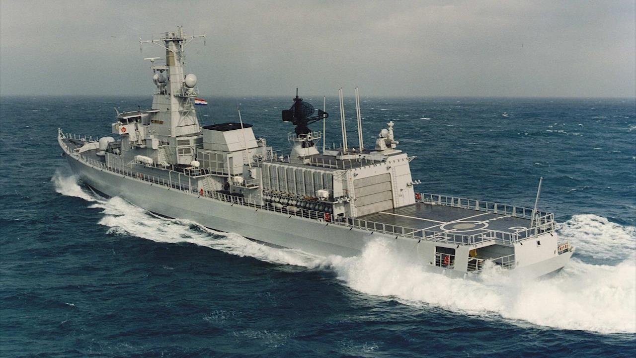 Tau chien Ha Lan tranh su truy duoi giua bien khoi nhu the nao? hinh anh