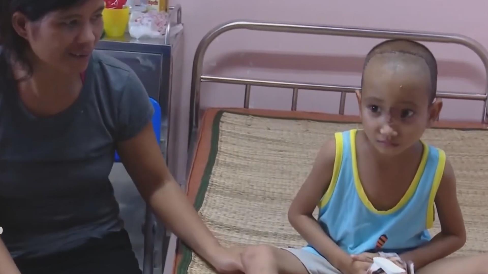 Be trai mac benh la khien nao tut xuong mui o Gia Lai hinh anh