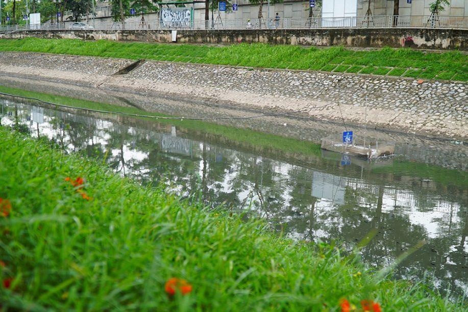 Nuoc song To Lich doi mau sau nua thang su dung cong nghe Nhat Ban hinh anh