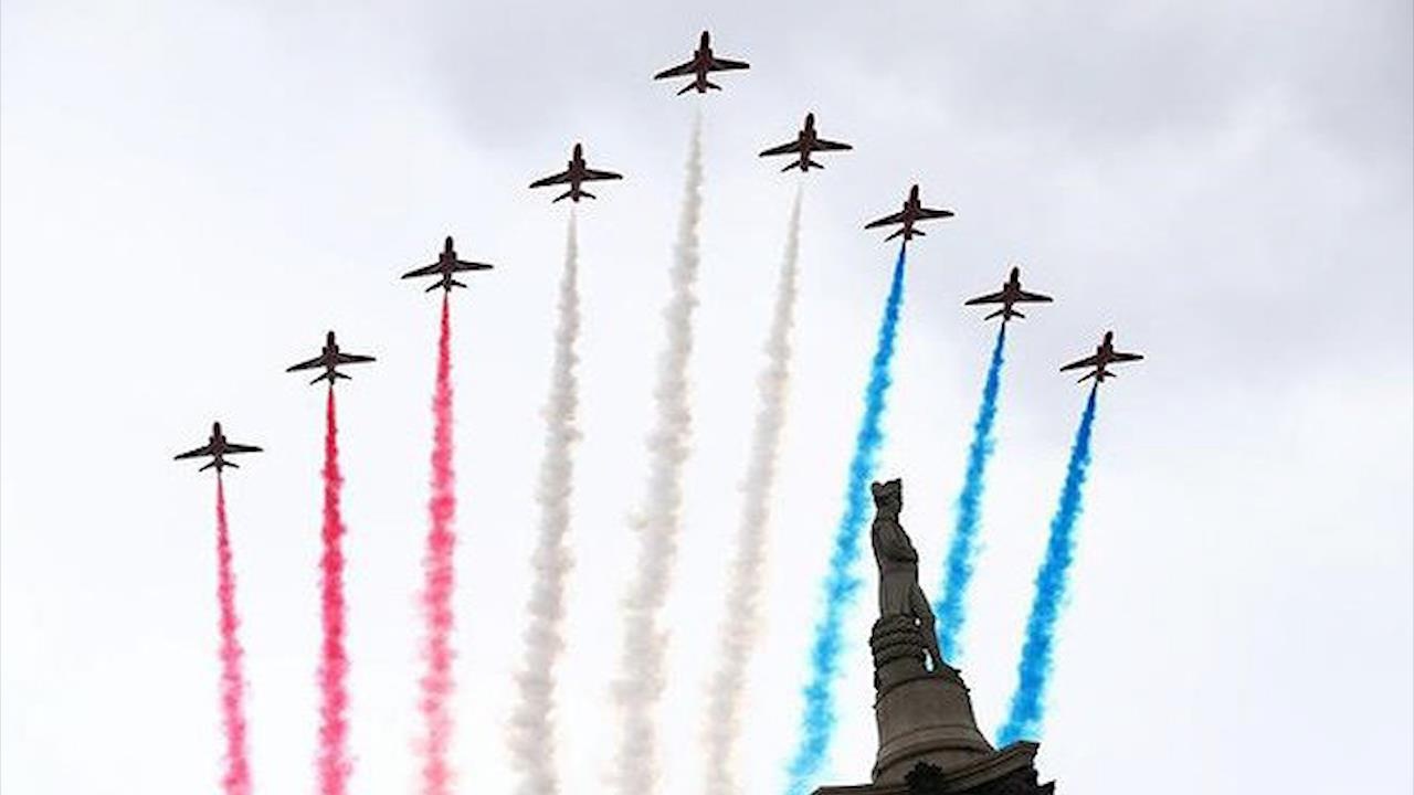 Man trinh dien an tuong cua Khong quan Hoang gia Anh hinh anh