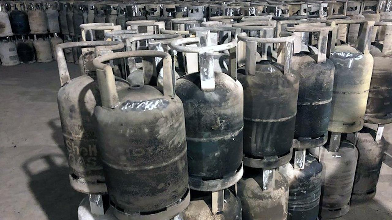 Phat hien hang nghin binh gas bi cat tai, 'lot xac' tai Bac Kan hinh anh