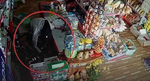 Ten trom danh lac huong de trom 40 trieu dong va 2 dien thoai di dong hinh anh