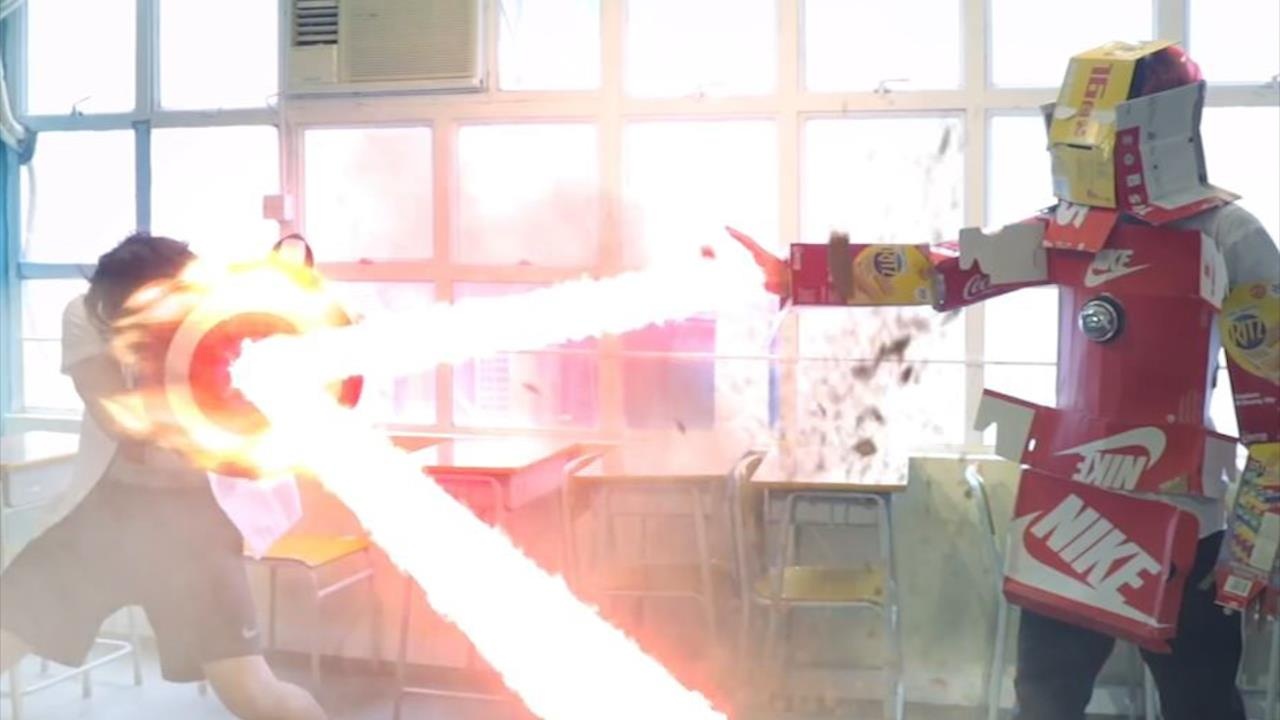 Hoc sinh tu dong phim Avengers phong cach sieu hai hinh anh