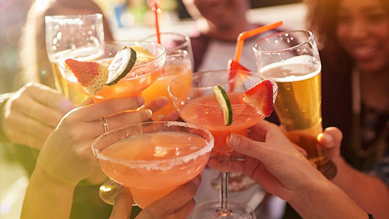 Nguoi tre it uong, cac hang bia My loay hoay tim cach thay doi hinh anh