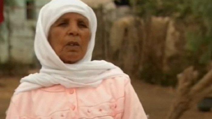 Nguoi phu nu mang bau suot 46 nam khong de hinh anh