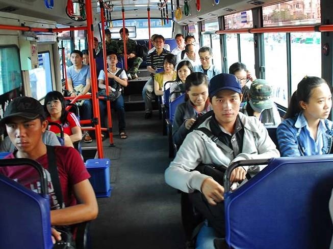 Kho xu ly quay roi tinh duc tren phuong tien cong cong hinh anh