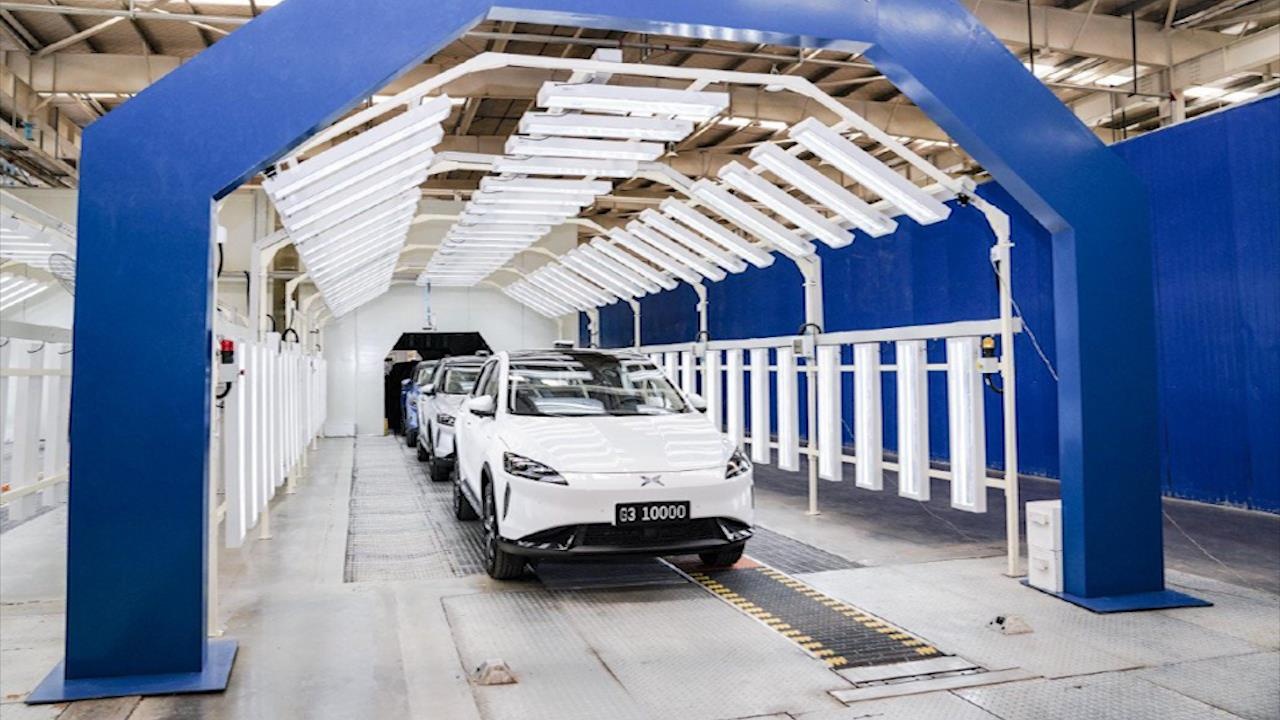 Doi thu cua Tesla tai TQ san xuat xe dien thu 10.000 hinh anh