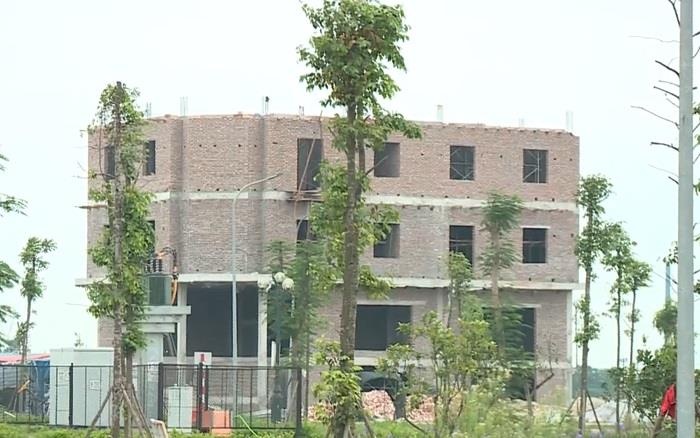 Mua nha 2 gia o Ha Noi, khach hang gap nhieu rui ro hinh anh