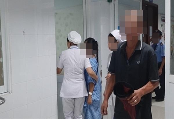 Nghi van be 14 tuoi bi cau ruot xam hai den co thai hinh anh