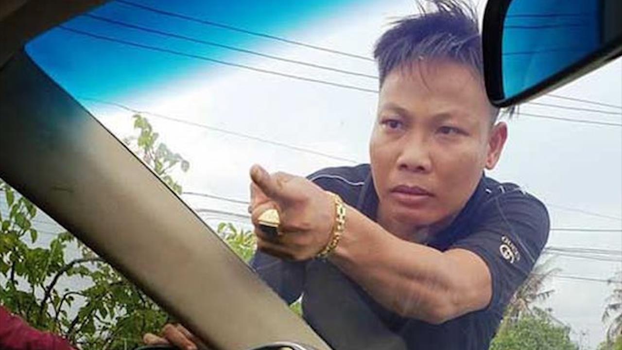 Xac dinh duoc 10 doi tuong bao vay xe cong an o Dong Nai hinh anh