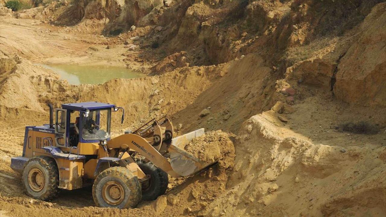 My day manh khai thac dat hiem, tranh phu thuoc vao Trung Quoc hinh anh