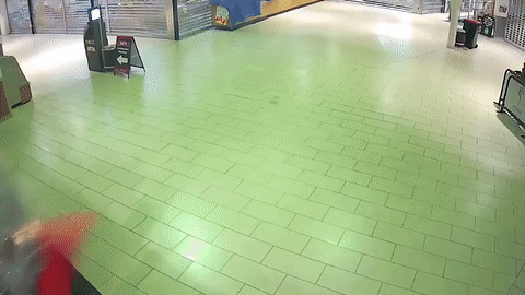 Tong vo kinh trung tam thuong mai trom may ATM hinh anh