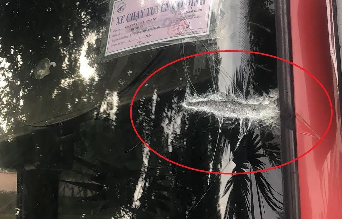 Tinh trang tranh cuop khach, hon chien tren quoc lo hinh anh