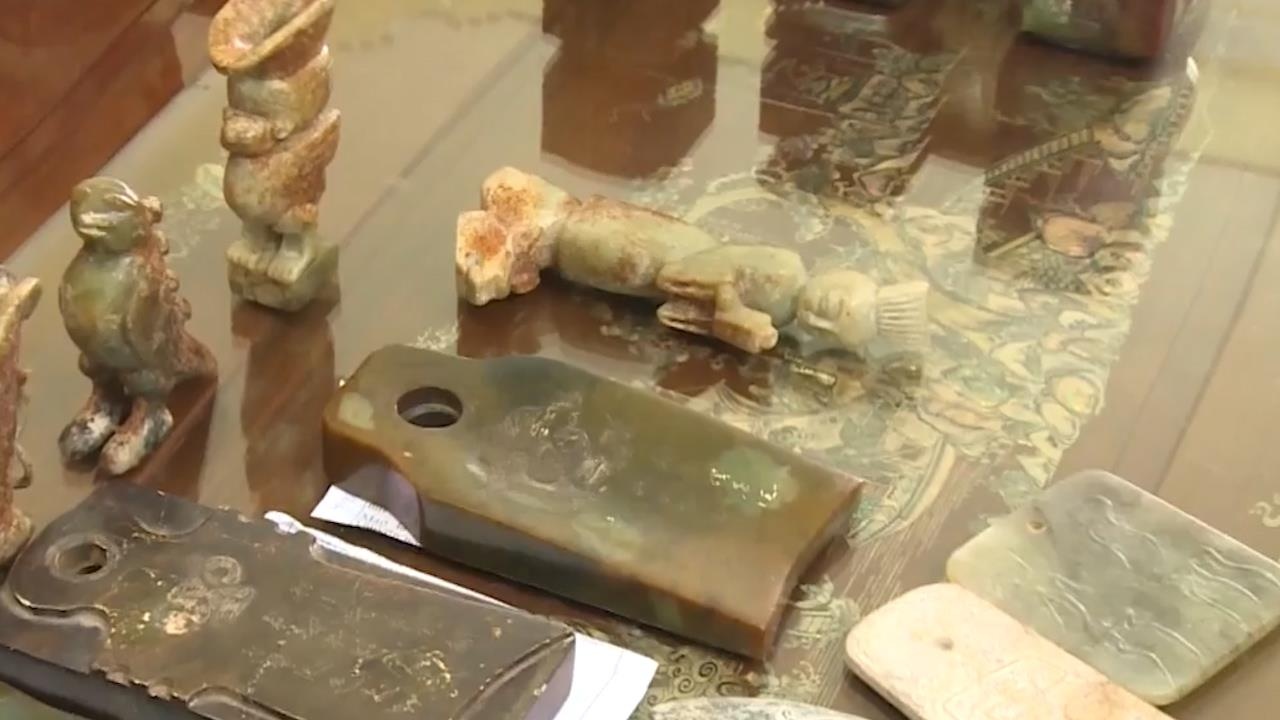 Nguoi so huu nhieu co vat hang nghin nam o Mien Tay hinh anh