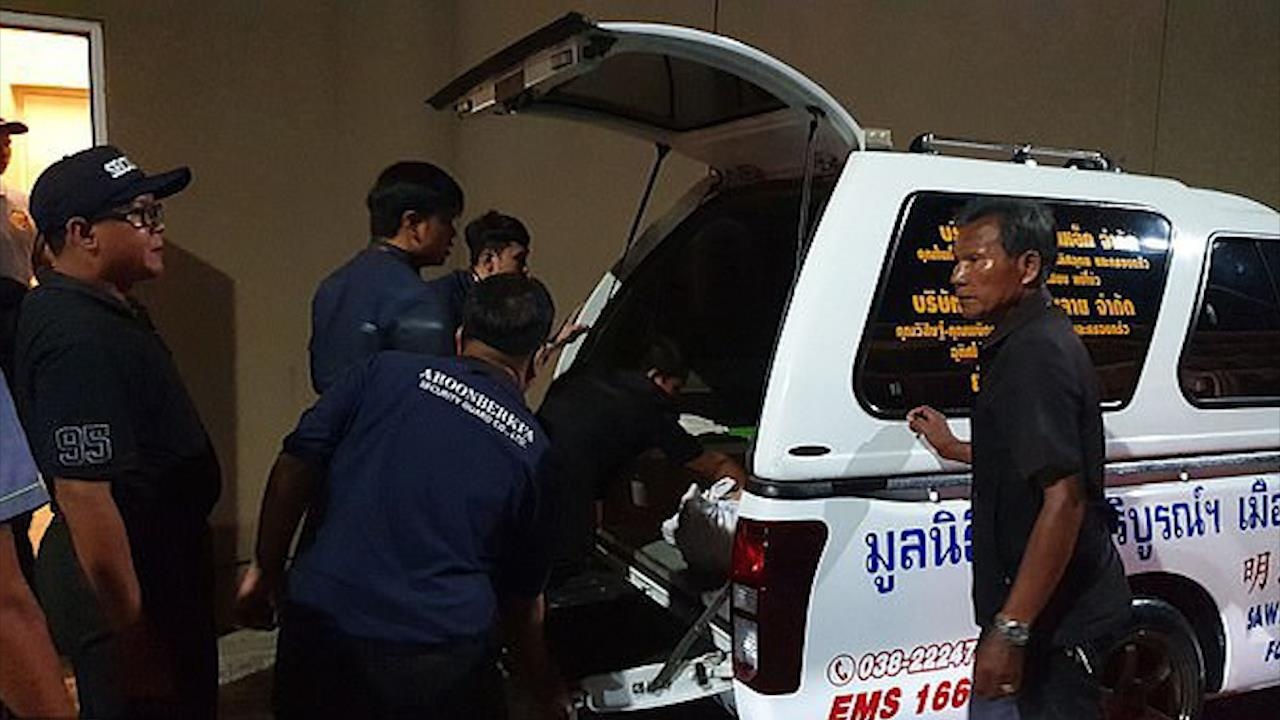 Di xem phim bup be kinh di Annabelle, cu ong dot tu giua rap hinh anh