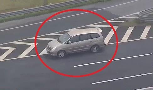 De xuat xu phat 16-18 trieu voi xe lui, di nguoc chieu tren cao toc hinh anh