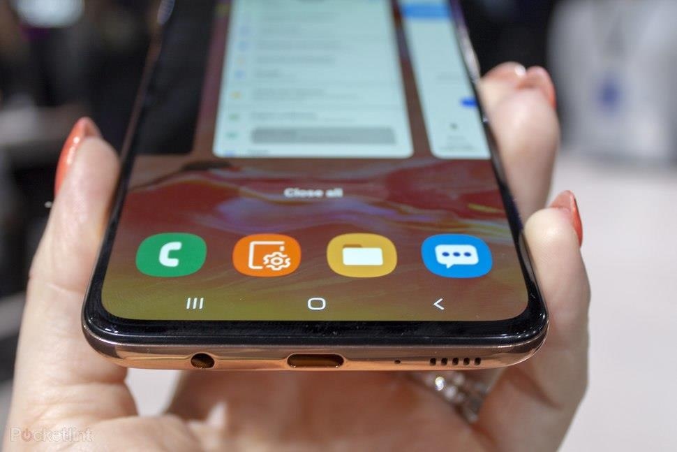 Lua tai ung dung cap nhat cho dien thoai Samsung gia 35 USD hinh anh