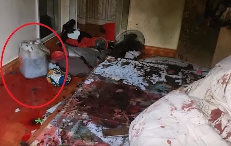 Mau thuan tinh ai, do 30 lit xang thieu song me con nguoi tinh hinh anh