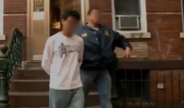 My tien hanh truy quet nguoi nhap cu bat hop phap tren quy mo lon hinh anh