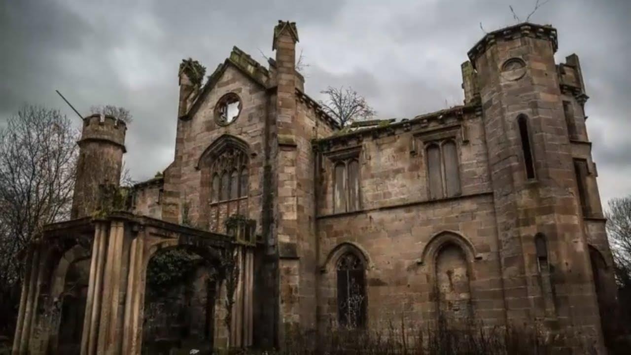 Nhung can nha noi tieng khong ai dam mua hinh anh