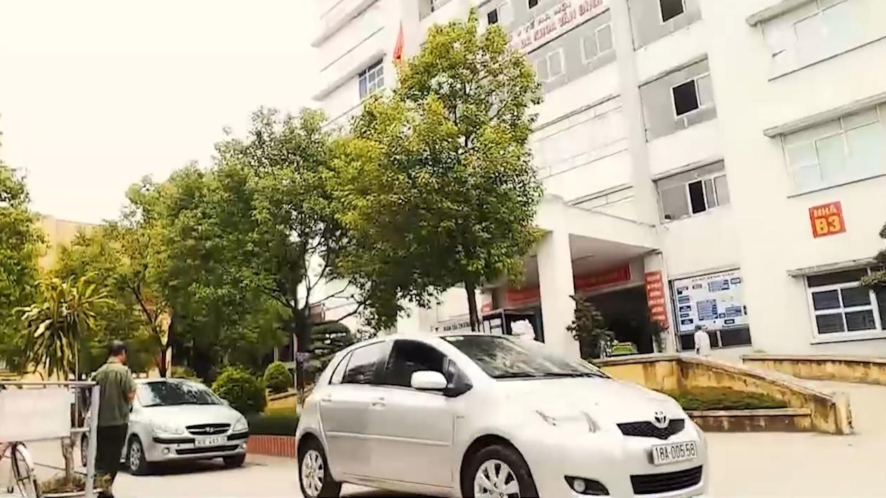 Dua don benh nhan vao vien, khong gui xe cung phai tra tien hinh anh