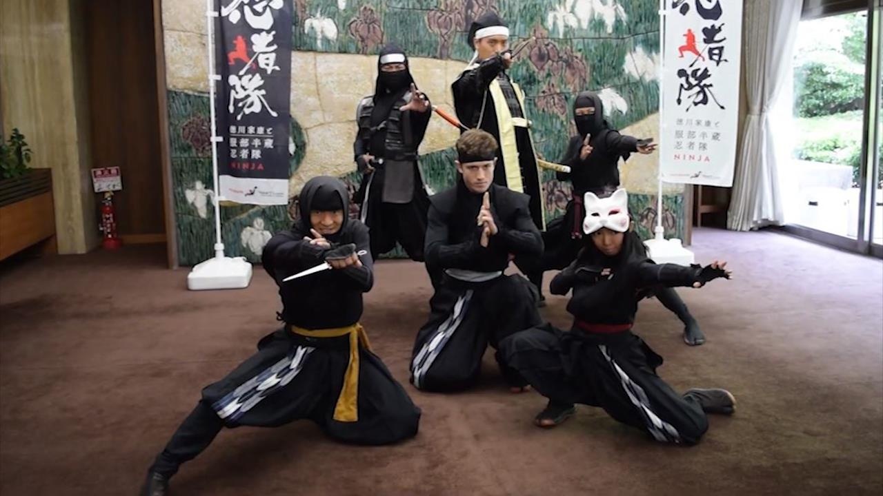 Chang Ninja nguoi My bieu dien vo thuat tai Nhat Ban hinh anh