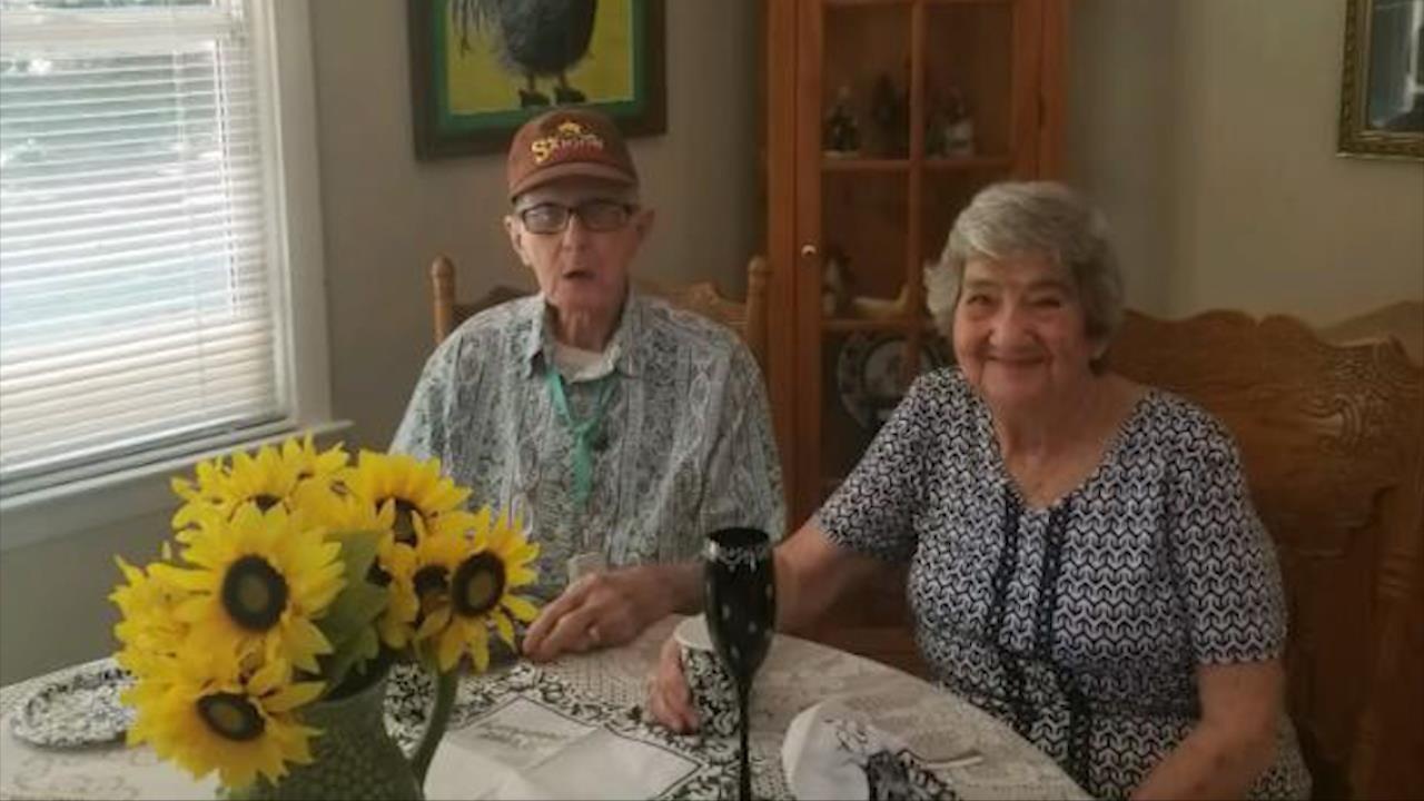 Sau 71 nam ket hon, cap vo chong My da qua doi cung mot ngay hinh anh