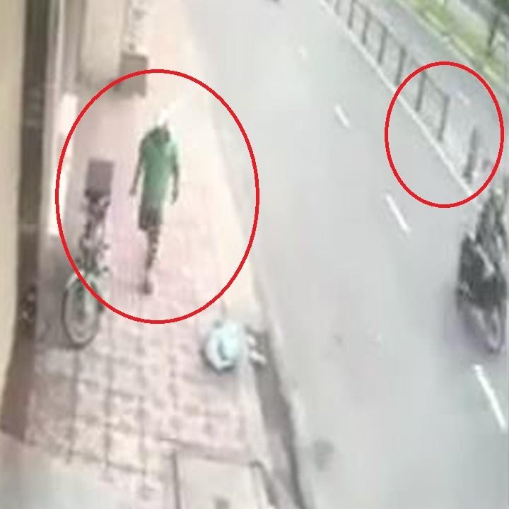 Trom dai phan cach dem ban sat vun hinh anh