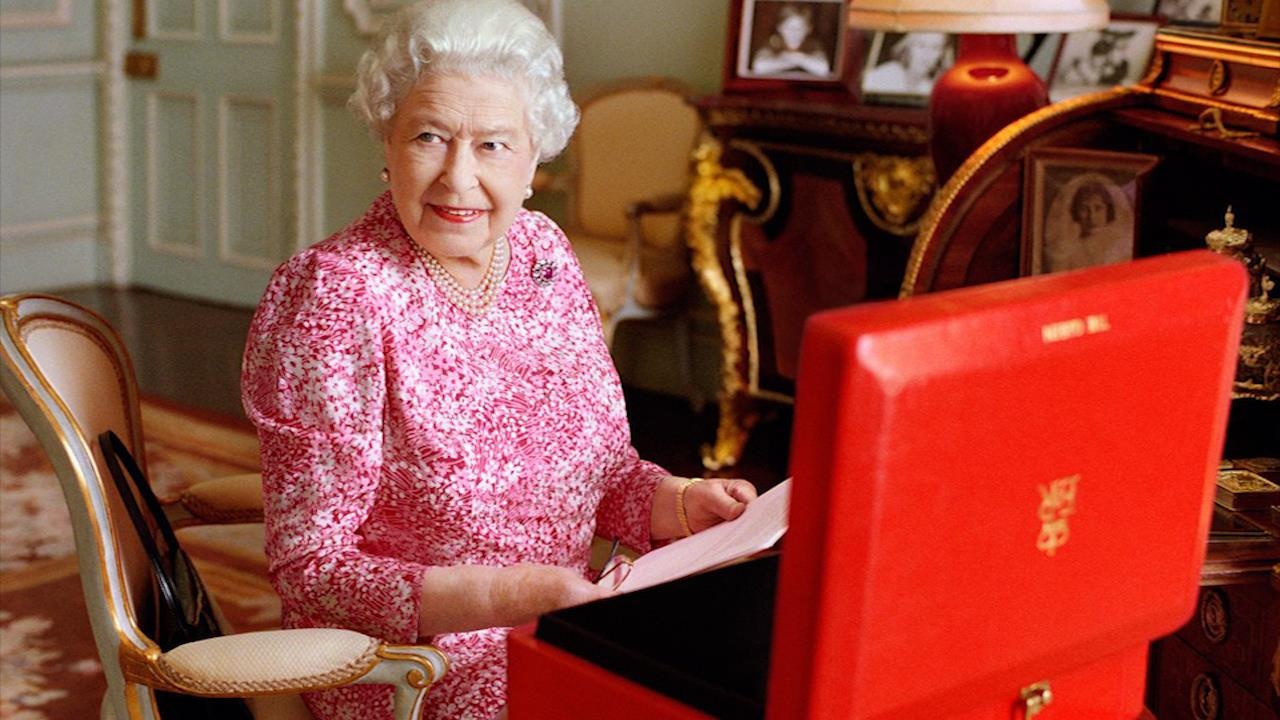 Vi sao nuoc Anh se mat hang ty USD neu Nu hoang bang ha? hinh anh