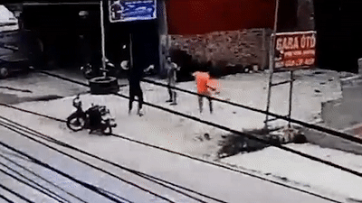 Bi phat hien, 2 ten trom quay sang truy sat chu nha hinh anh