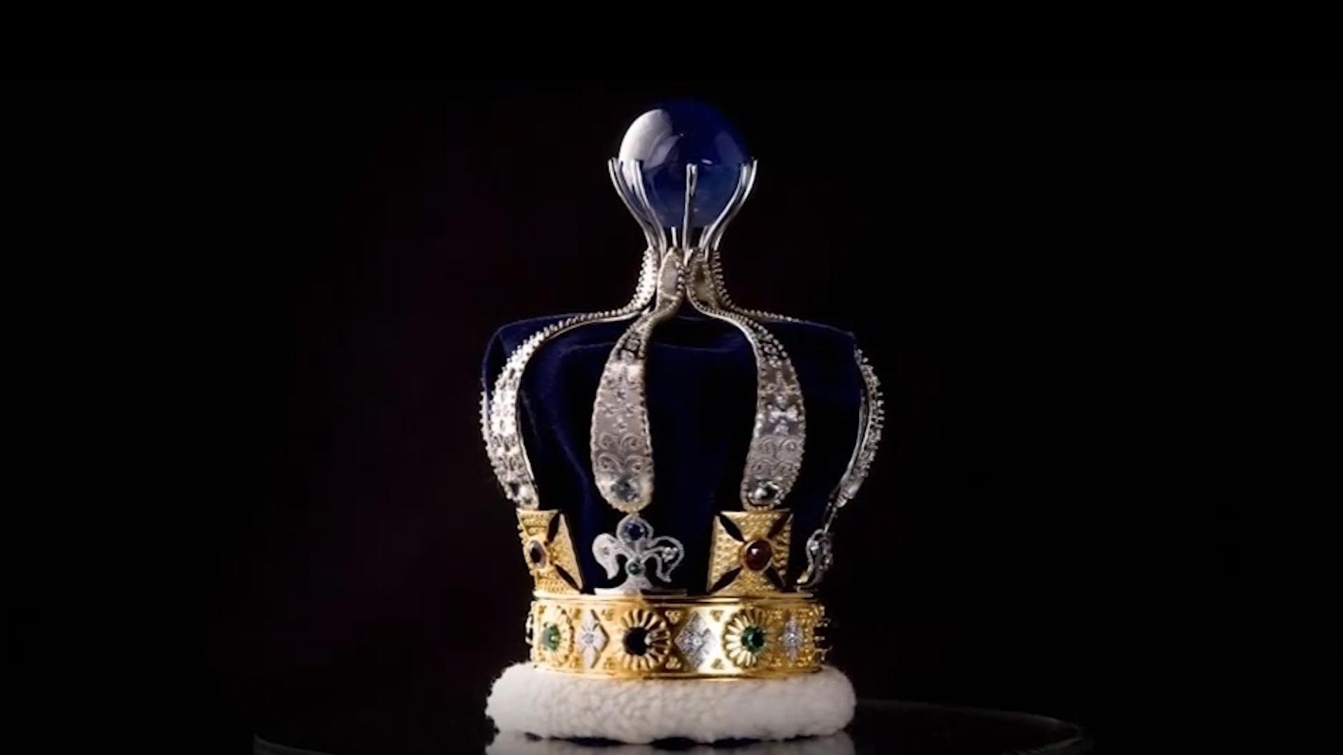 Trung bay vien sapphire dat nhat the gioi hinh anh