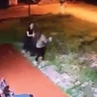 Con do cam kiem chem lien tiep mot phu nu luc nua dem hinh anh