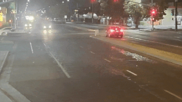 Tai xe oto phong nhanh, vuot den do gay tai nan o giao lo hinh anh