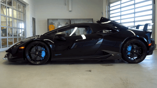 Ben trong sieu xe Lamborghini Huracan doc nhat voi noi that 'da xanh' hinh anh