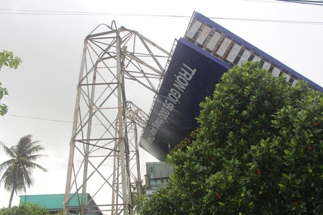 Bang quang cao cao 30m do sap, nhieu nguoi hot hoang hinh anh