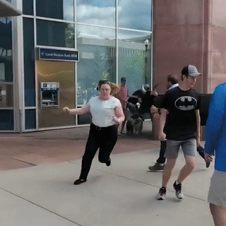 Bo sung dai tan cong phong trung bay nghe thuat Colorado hinh anh