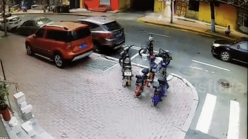 Khoanh khac kinh hoang khi quan mi no tung o Trung Quoc hinh anh