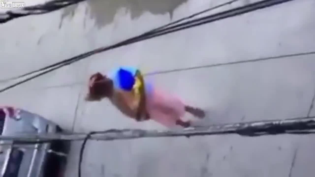 Video me tre vut bo con trai moi sinh ngoai duong gay phan no hinh anh