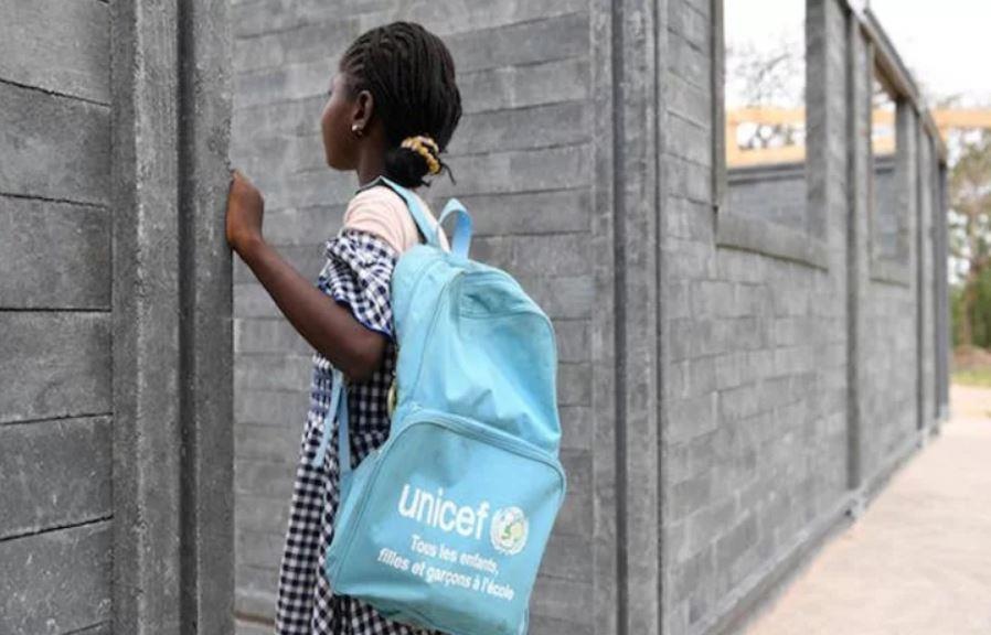 Gach nhua ben gap 50 lan gach lam tu dat hinh anh