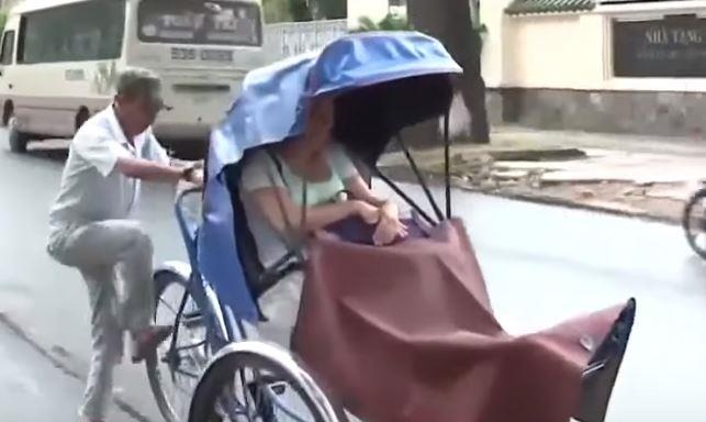 Xich lo chat chem thanh 'tu khoa hot' voi khach du lich quoc te hinh anh