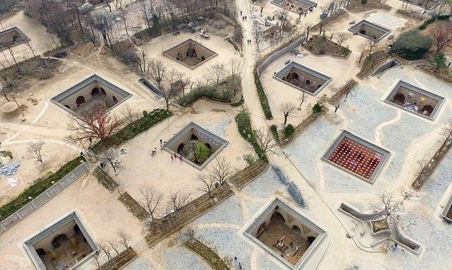 Ngoi lang duoi long dat doc nhat vo nhi o Trung Quoc hinh anh