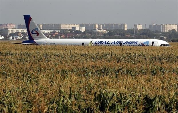 May bay Nga cho 233 nguoi ha canh bang bung xuong dong hinh anh