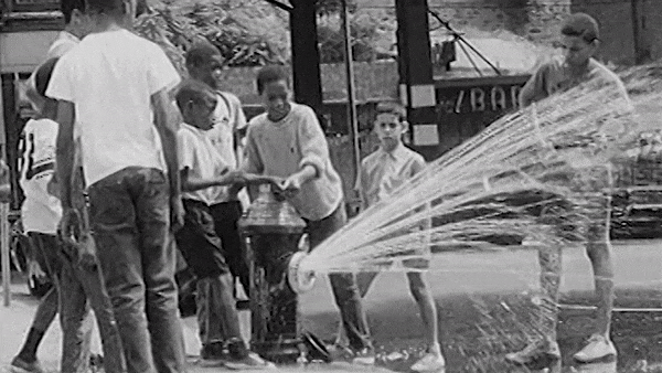 Voi chua chay - giai phap tranh nong cua dan New York suot 100 nam qua hinh anh