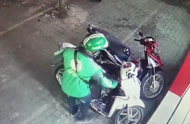 Canh giac ke xau gia dang xe om cong nghe trom cap tai san hinh anh