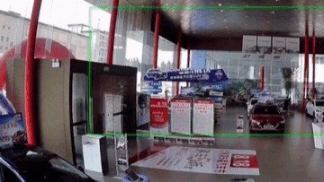 Nhan nham chan ga, tai xe TQ tong sap kinh, lao thang vao gara hinh anh