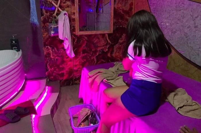 TP.HCM bat tiem massage 'vua dac biet' gia 5 trieu dong hinh anh