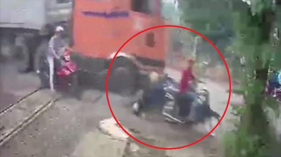 Xe container tong hang loat xe may o Dong Nai hinh anh