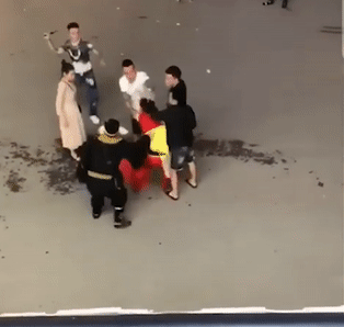 Doan hoa trang 'Ton Ngo Khong' bi danh bam dap o Sa Pa hinh anh